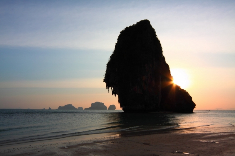 в тайланде уже через неделю! Помогите!