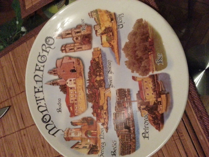 Кто коллекционирует сувенирные тарелочки?