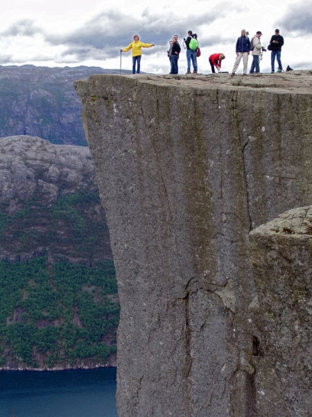 Автопробегом из Воронежа по СТРАНЕ ТРОЛЛЕЙ (через Москву,Новгород, Хельсинки, Стокгольм)