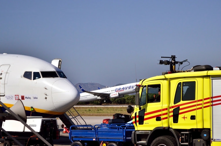 Небо, самолёт, стюардесса. Фото из путешествий - 2