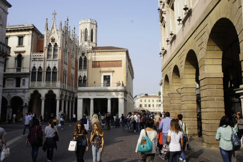 Дальнобойщики. 17 стран. 32 города. 28 дней.