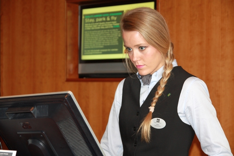 Красивые, симпатичные и живописные девушки планеты Земля. ( фототраффик )