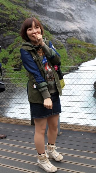 Красивые, симпатичные и живописные девушки планеты Земля. ( фототраффик )