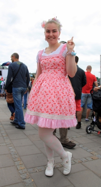 Красивые, симпатичные и живописные девушки планеты Земля. ( фототраффик )