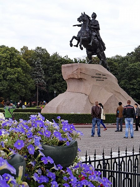 13 ночей в Петербурге.