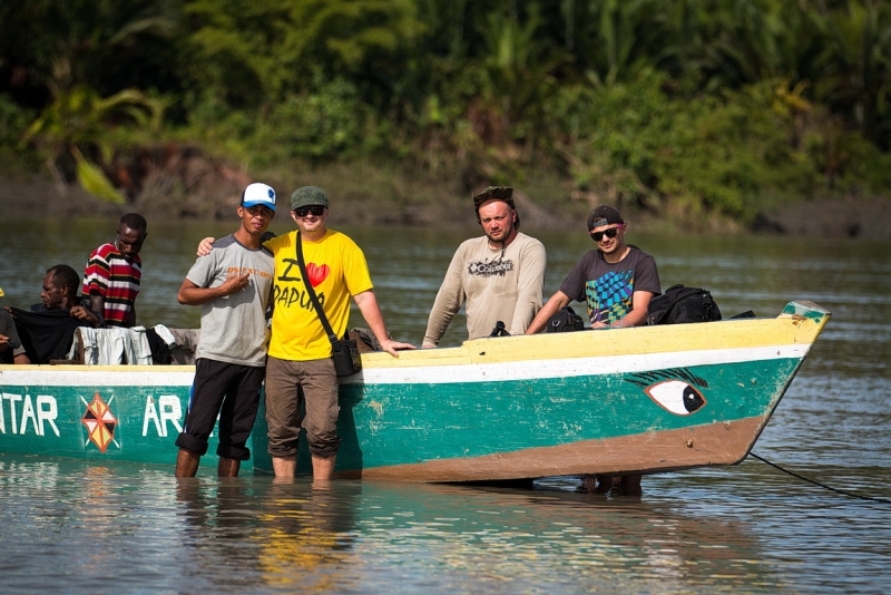 Папуа (племена короваев + Raja Ampat), на авто восточная и центральная Ява (фото).