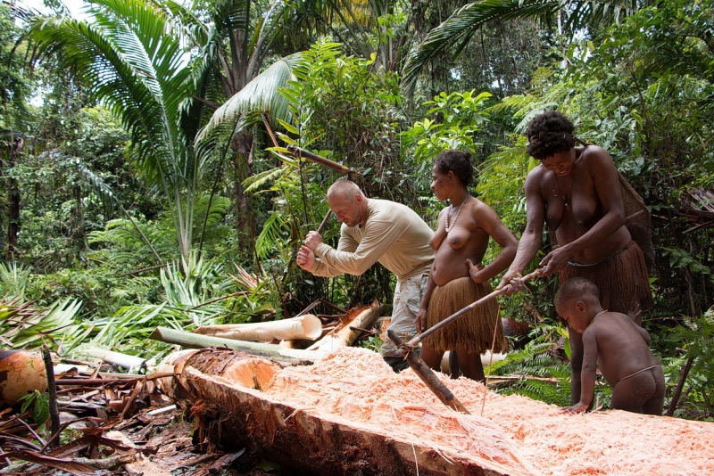 Папуа (племена короваев + Raja Ampat), на авто восточная и центральная Ява (фото).