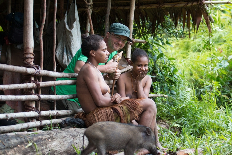 Папуа (племена короваев + Raja Ampat), на авто восточная и центральная Ява (фото).