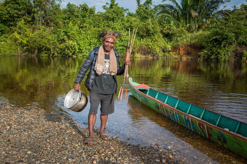 Папуа (племена короваев + Raja Ampat), на авто восточная и центральная Ява (фото).