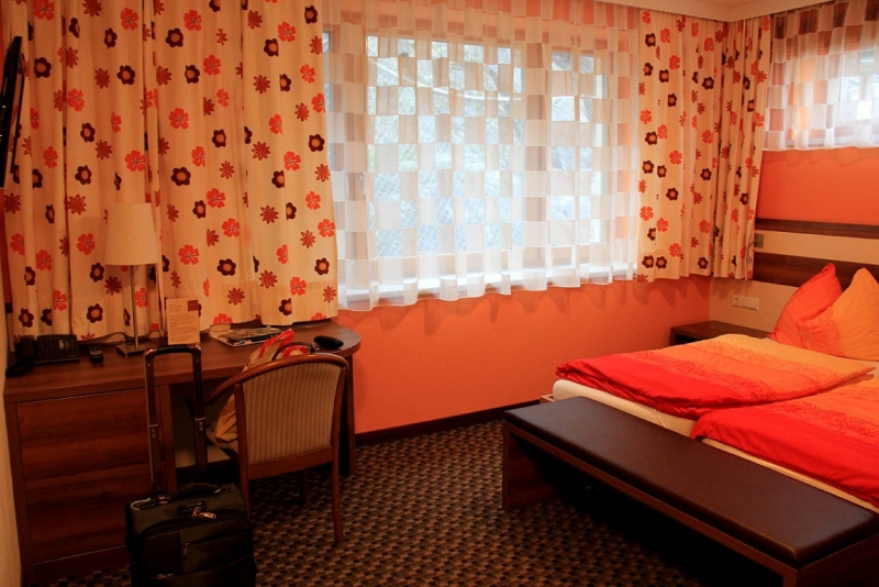 Австрия с востока на запад и обратно, с дождем и термами в октябре 2014