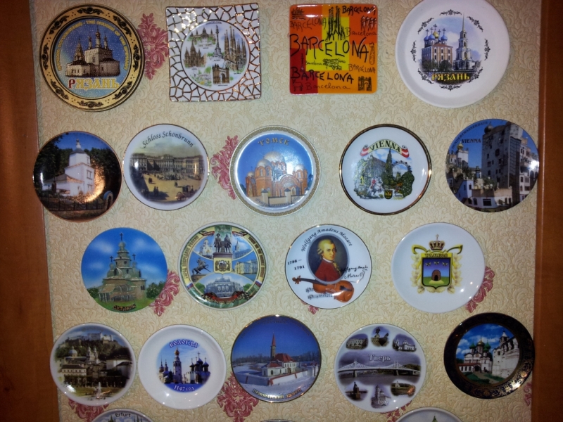 Кто коллекционирует сувенирные тарелочки?