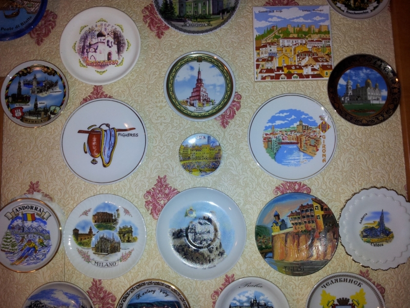 Кто коллекционирует сувенирные тарелочки?