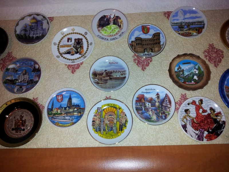 Кто коллекционирует сувенирные тарелочки?