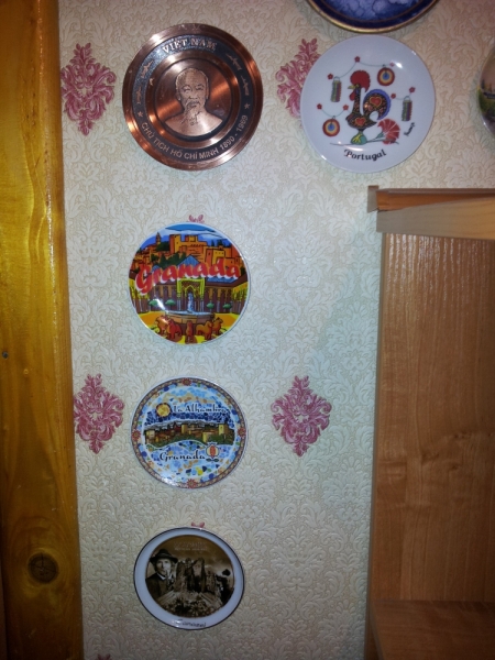 Кто коллекционирует сувенирные тарелочки?