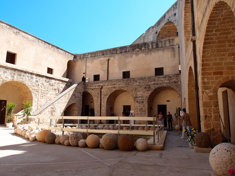 Итальянские эксперименты и неожиданности (Апулия (Puglia)в т.ч.Саленто, Матера, сент 2014)