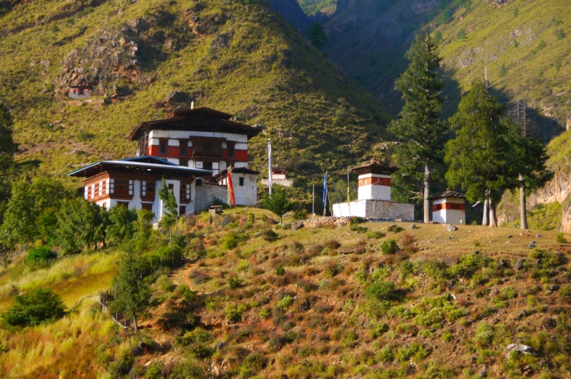 Непал - Дели октябрь 2014 черный фото отчет. Цечу. Красочный Бутан.