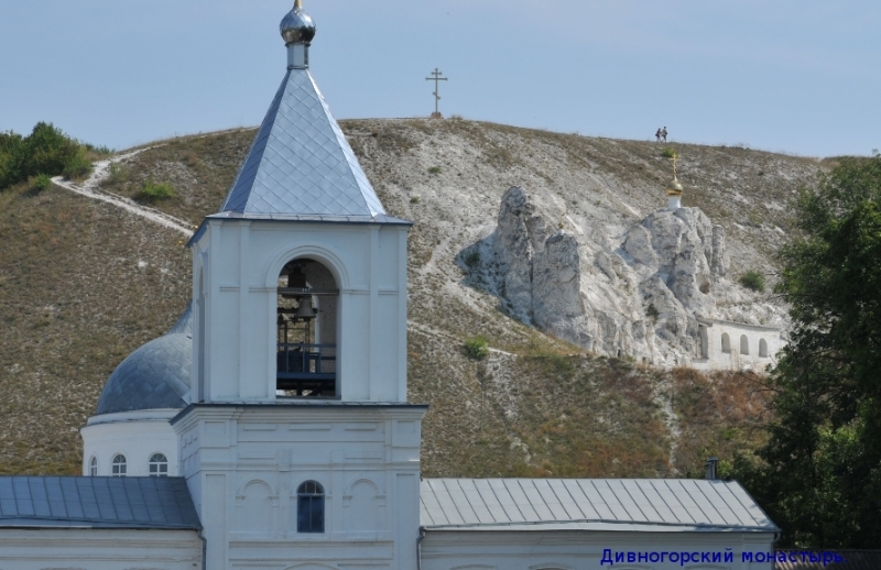 Белые скалы на чёрной земле (Воронежская обл)