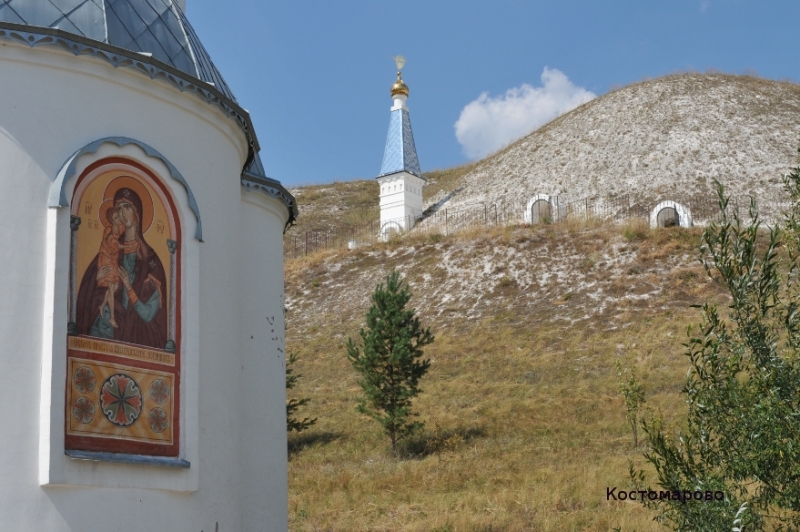 Белые скалы на чёрной земле (Воронежская обл)