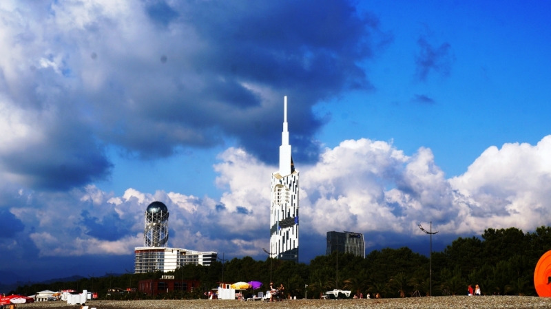 Баку-Тбилиси-Ереван и чуть-чуть моря в Батуми. Две недели, июнь 2014.