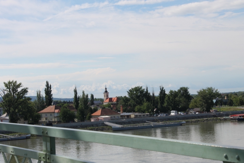 Пешком через границу из Словакии в Венгрию.