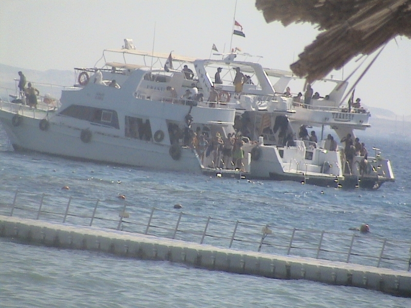 Идём  в круиз Rhapsody of the Seas по греческим островам с 25.09.15