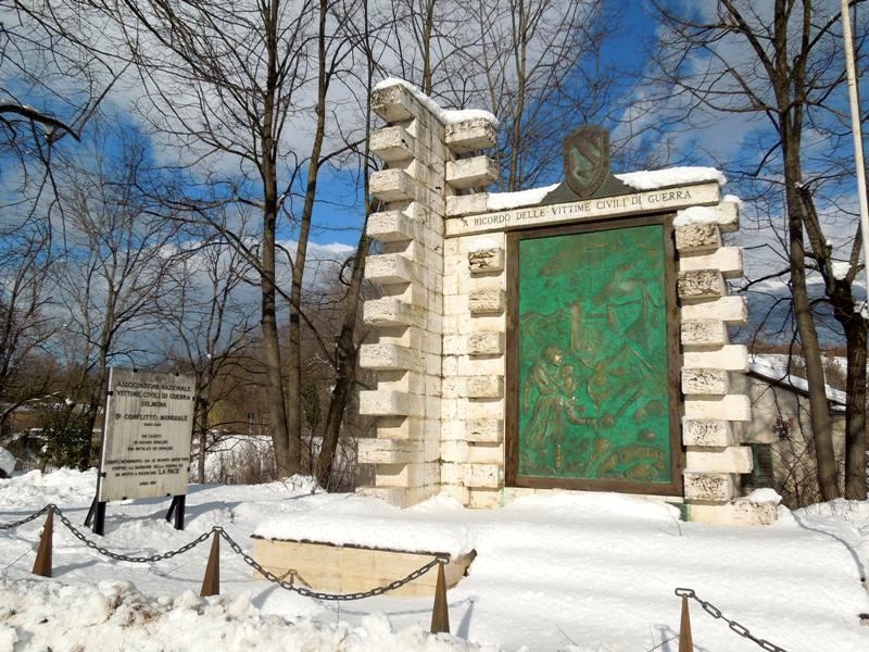 2014, дек. В деревню, в глушь, в Абруццо! Горы, borghi, бродилки, снежный плен в Сульмоне. Без а/м.