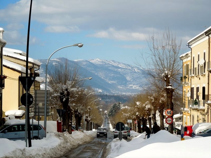 2014, дек. В деревню, в глушь, в Абруццо! Горы, borghi, бродилки, снежный плен в Сульмоне. Без а/м.