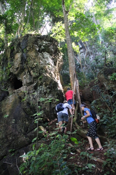 Tham Khao Phueng