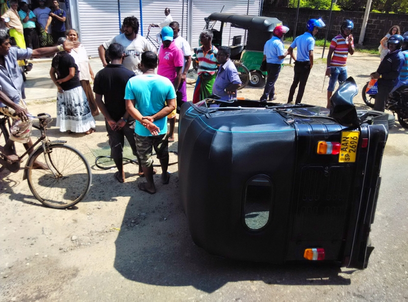 Культурный треугольник на мотобайках + пляжи Хиккадува - Матара (много фото)