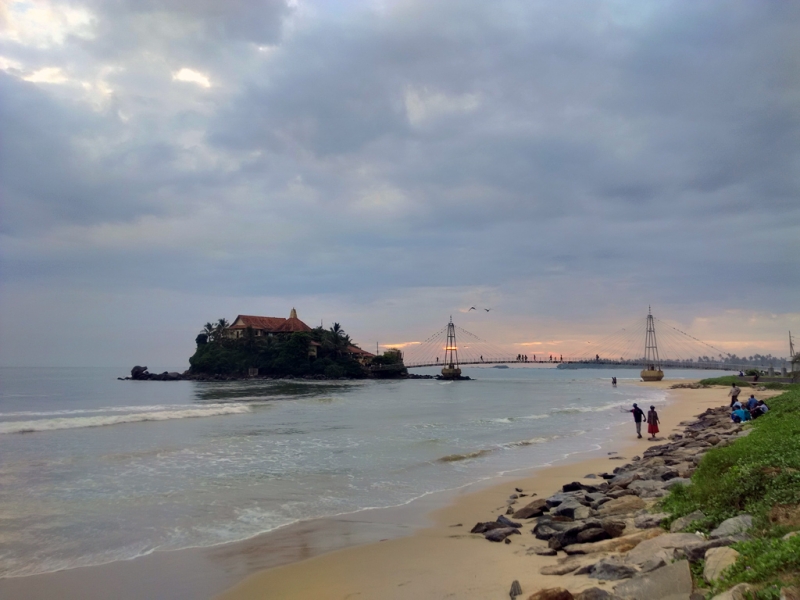 Культурный треугольник на мотобайках + пляжи Хиккадува - Матара (много фото)