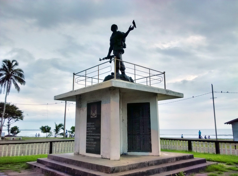 Культурный треугольник на мотобайках + пляжи Хиккадува - Матара (много фото)