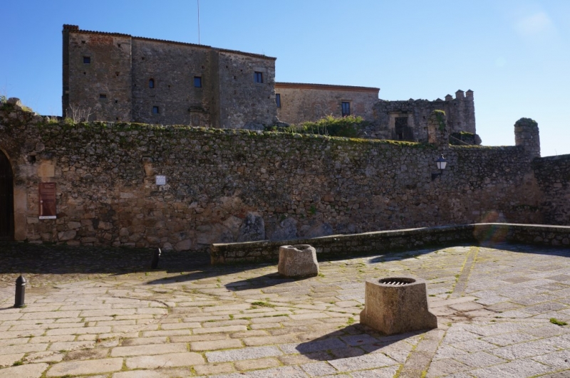 Неслучайная библиотека [Caceres, Badajoz, Jerez de los Caballeros, Zafra и другие]