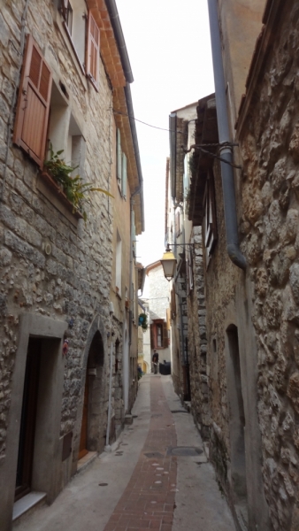 Лазурный берег в июле на неделю. Вопросики