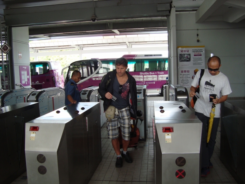 Борнео (март-апрель) дикарём, жизнь в КК, острова, горы...