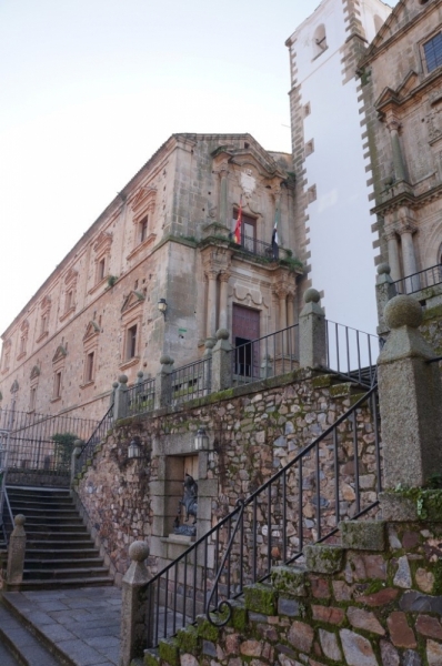 Неслучайная библиотека [Caceres, Badajoz, Jerez de los Caballeros, Zafra и другие]