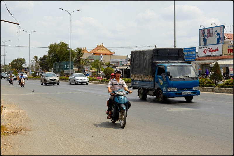 Хошимин - Лонг Хай, апрель 2015. на мопеде с детьми