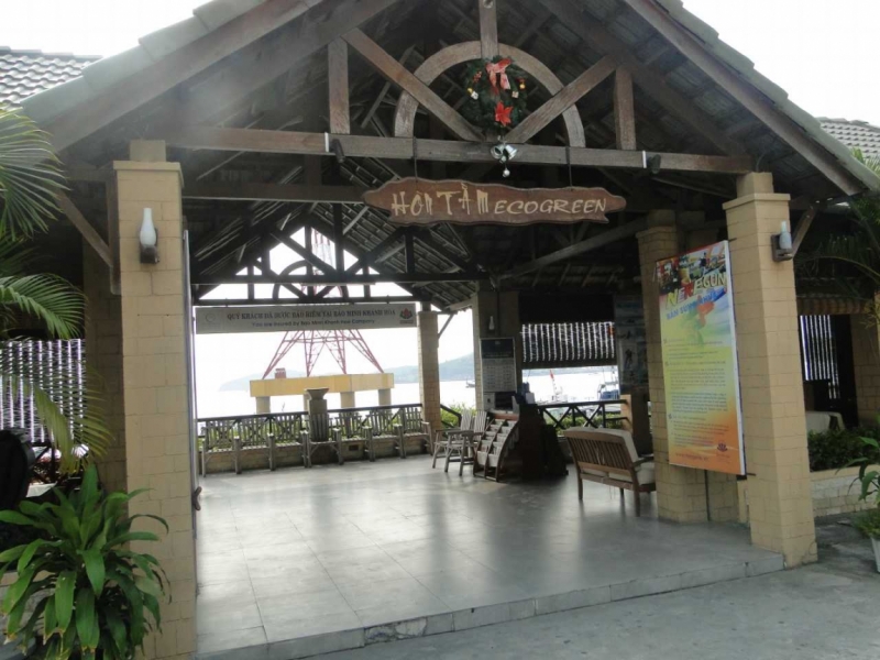 Осторожно ежи на острове Hon Tam