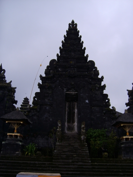 Храмы, церкви, соборы и разные святые места (фото)