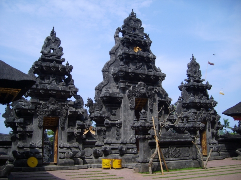 Храмы, церкви, соборы и разные святые места (фото)