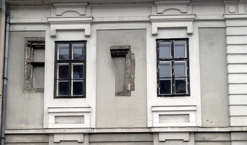 Окна, ставни, витражи, двери и ворота (фото)