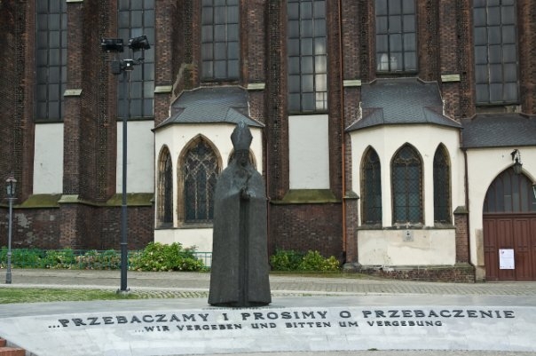 2 недели. Польша-Чехия-Франция-Италия-Австрия. Много фоток