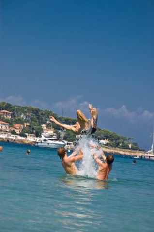 2 недели. Польша-Чехия-Франция-Италия-Австрия. Много фоток