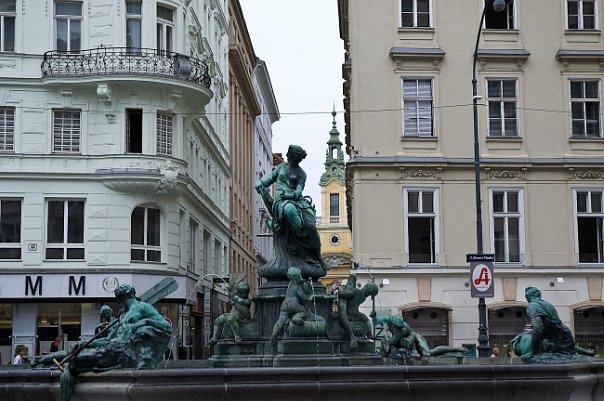 2 недели. Польша-Чехия-Франция-Италия-Австрия. Много фоток