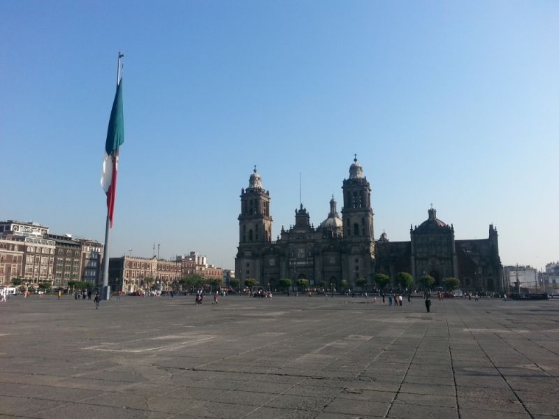 Половина мексиканской "попсы" за 21 день: апрель-май 2015 года.