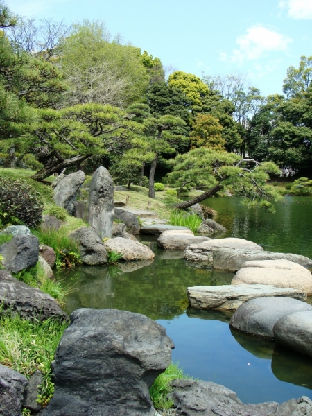 Немного современного искусства и классических садов японской весной