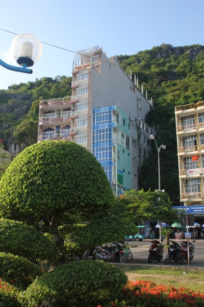 Вьетнам. Центральный и северный. Восемь четыре два