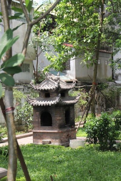 Вьетнам. Центральный и северный. Восемь четыре два