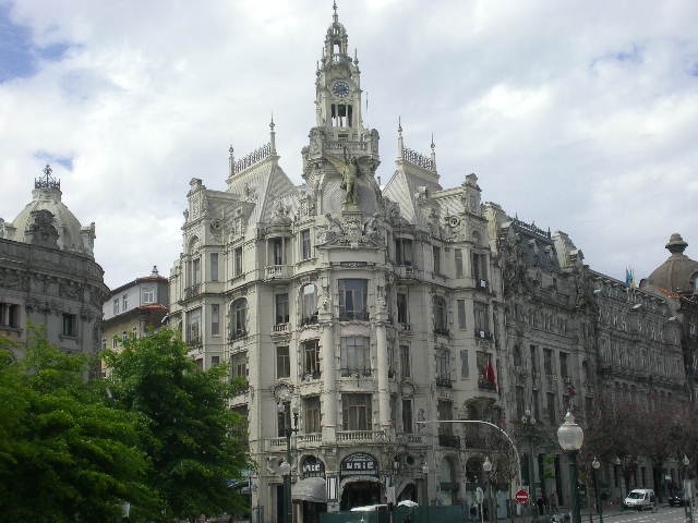 Майские праздники в Португалии. Бюджетно.