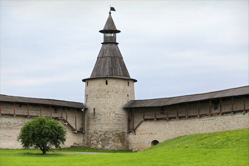 Псков-Изборск-Печоры из СПб на выходные, июнь 2015