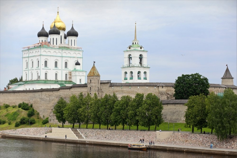 Псков-Изборск-Печоры из СПб на выходные, июнь 2015